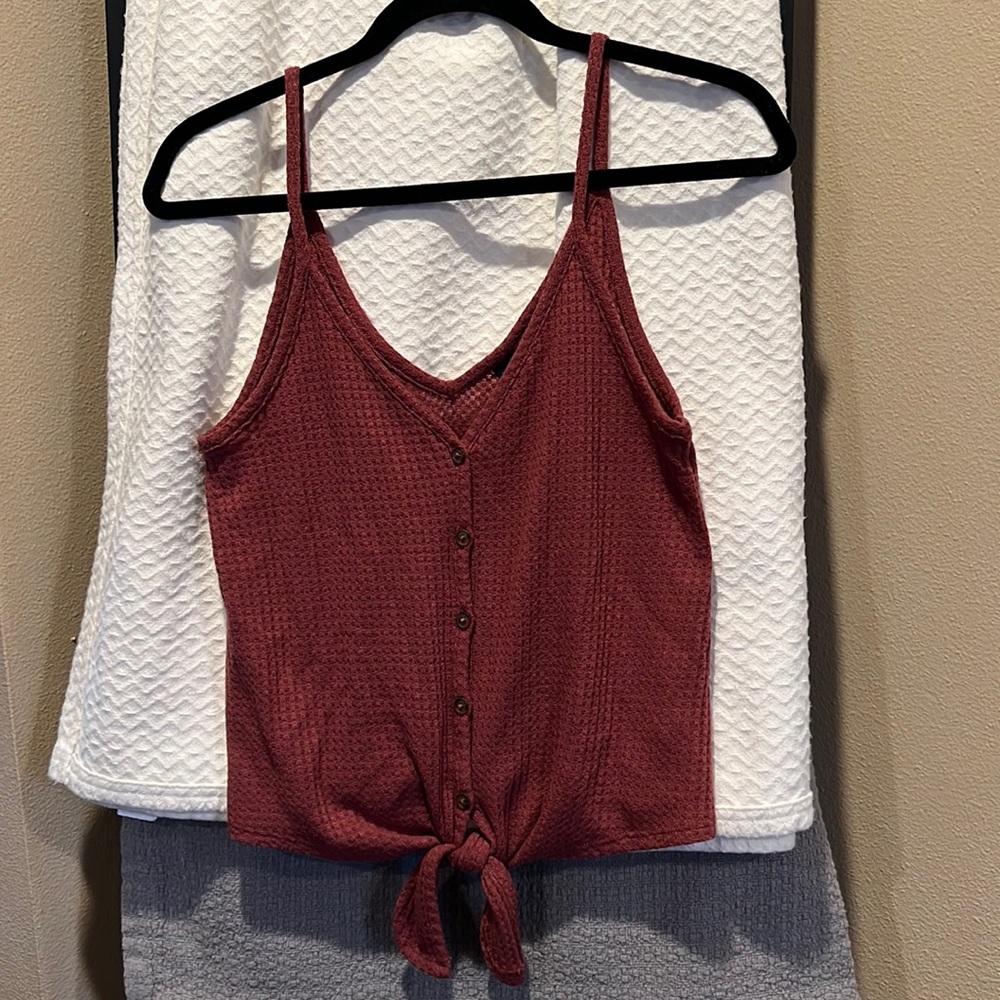 Front tie top